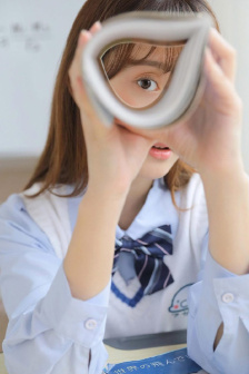 小學生親嘴還扔衣服親脖子視頻