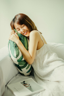 女仆乖(H)調(diào)教跪趴1V1