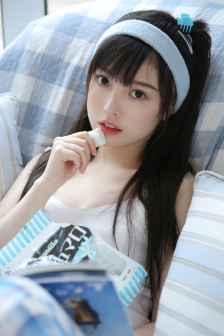 軍人野外吮她的花蒂沈靜舒