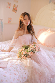 老師與學(xué)生深入交流人生奧秘