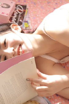 老師把女學(xué)生玩出水了小說