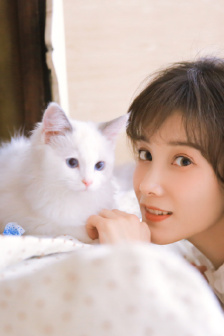 親嘴扔衣服視頻大全