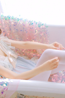 嘴巴含胸的感覺(jué)