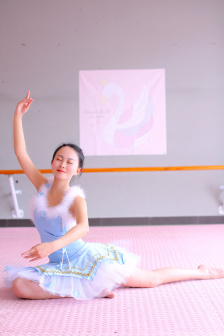 國產(chǎn)精品亞洲第一區(qū)焦香味