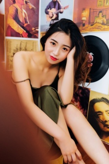 國產(chǎn)寡婦亂子倫一區(qū)二區(qū)三區(qū)。